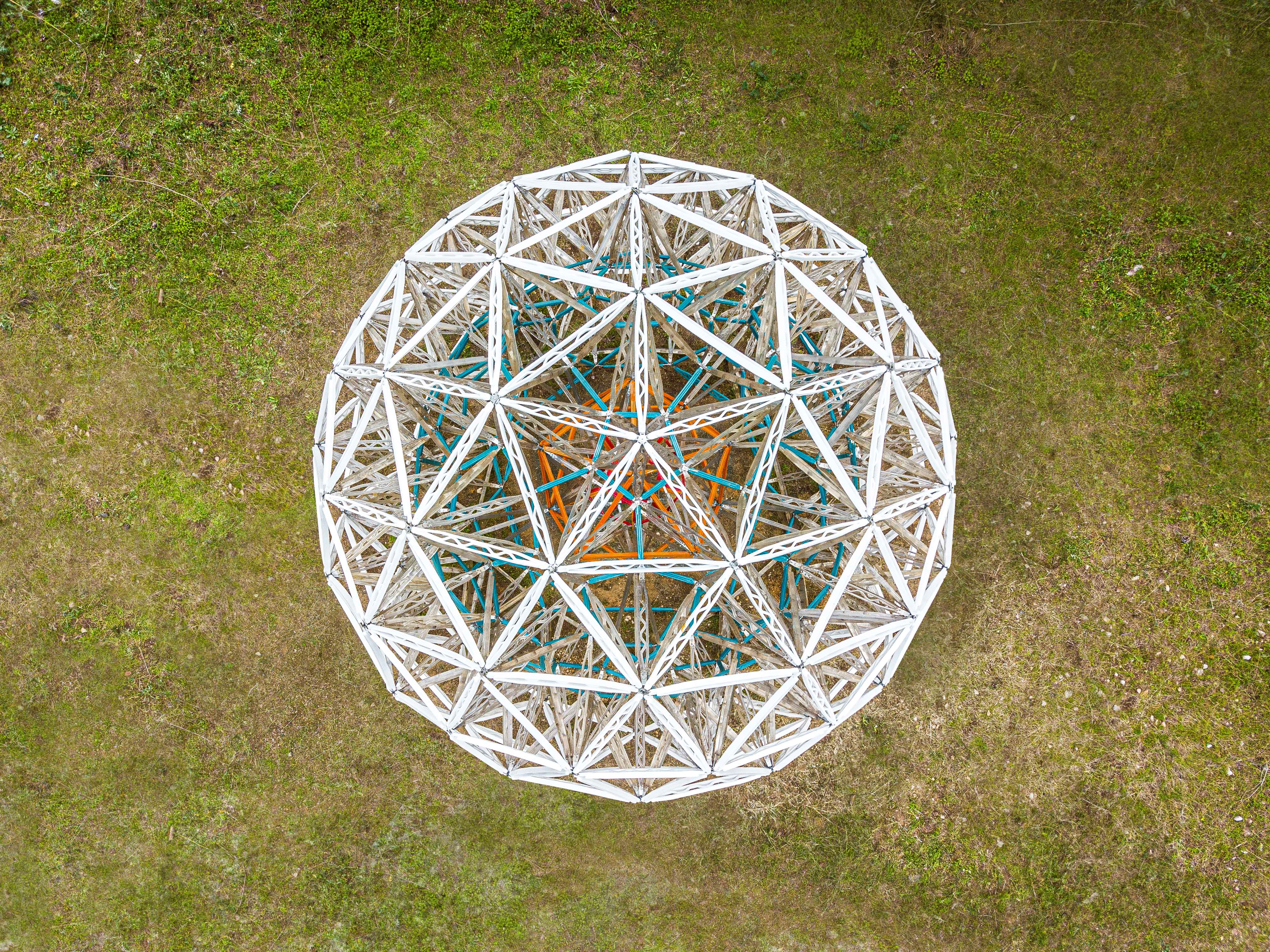 Platonic Volumes and Cosmologies